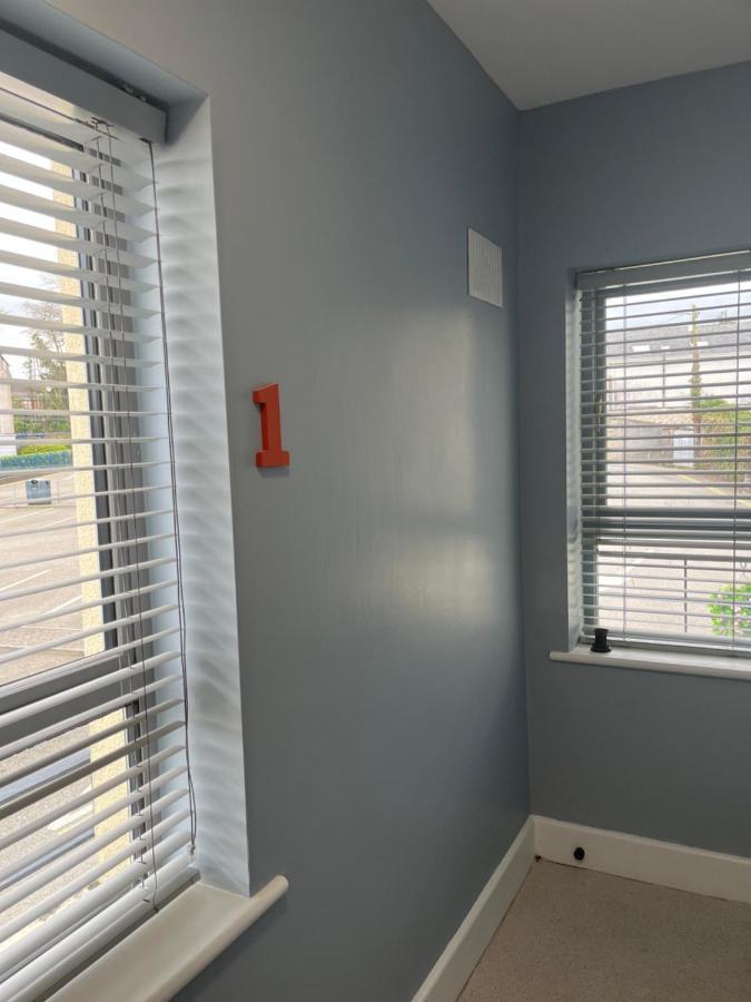 2 Bedroom Apartment Central Town Location Enniscorthy Bagian luar foto