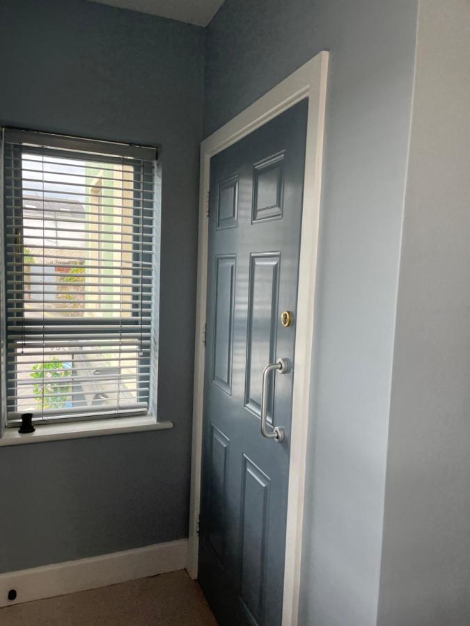 2 Bedroom Apartment Central Town Location Enniscorthy Bagian luar foto